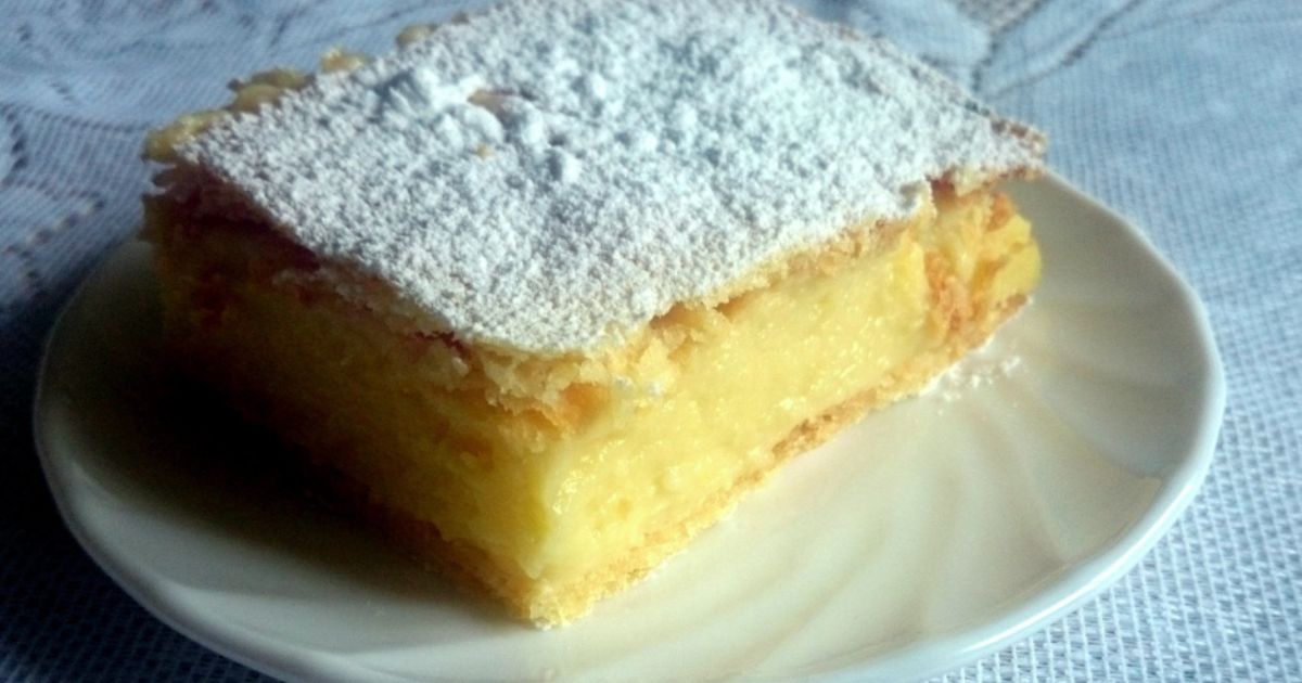 Krempwka Polish Cake